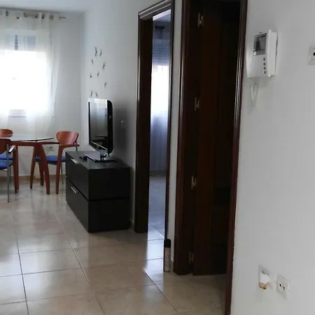 Piso Geneto Con Garaje Apartmán